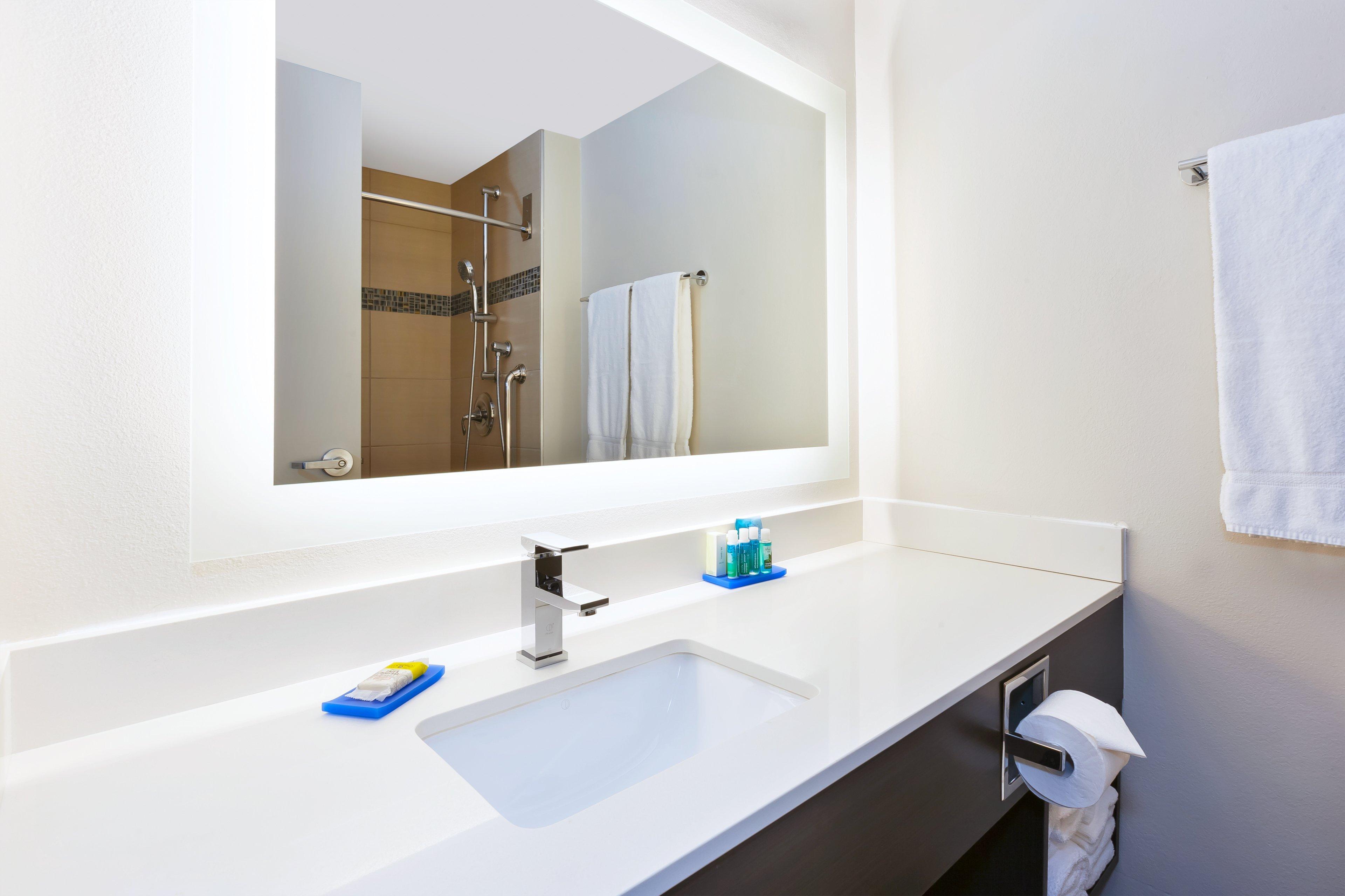 Holiday Inn Express Winnipeg Airport - Polo Park By Ihg Eksteriør bilde