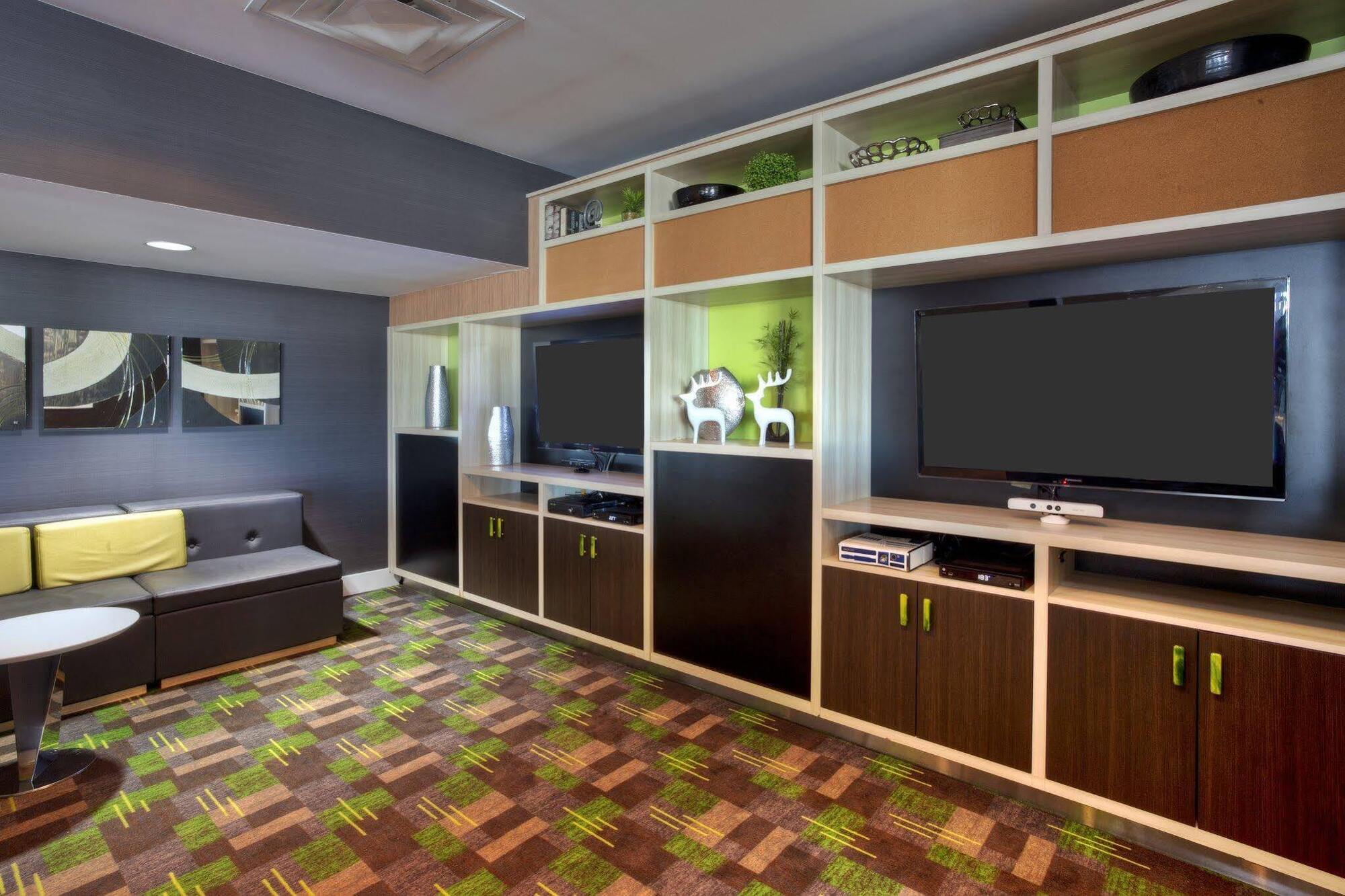 Holiday Inn Express Winnipeg Airport - Polo Park By Ihg Eksteriør bilde
